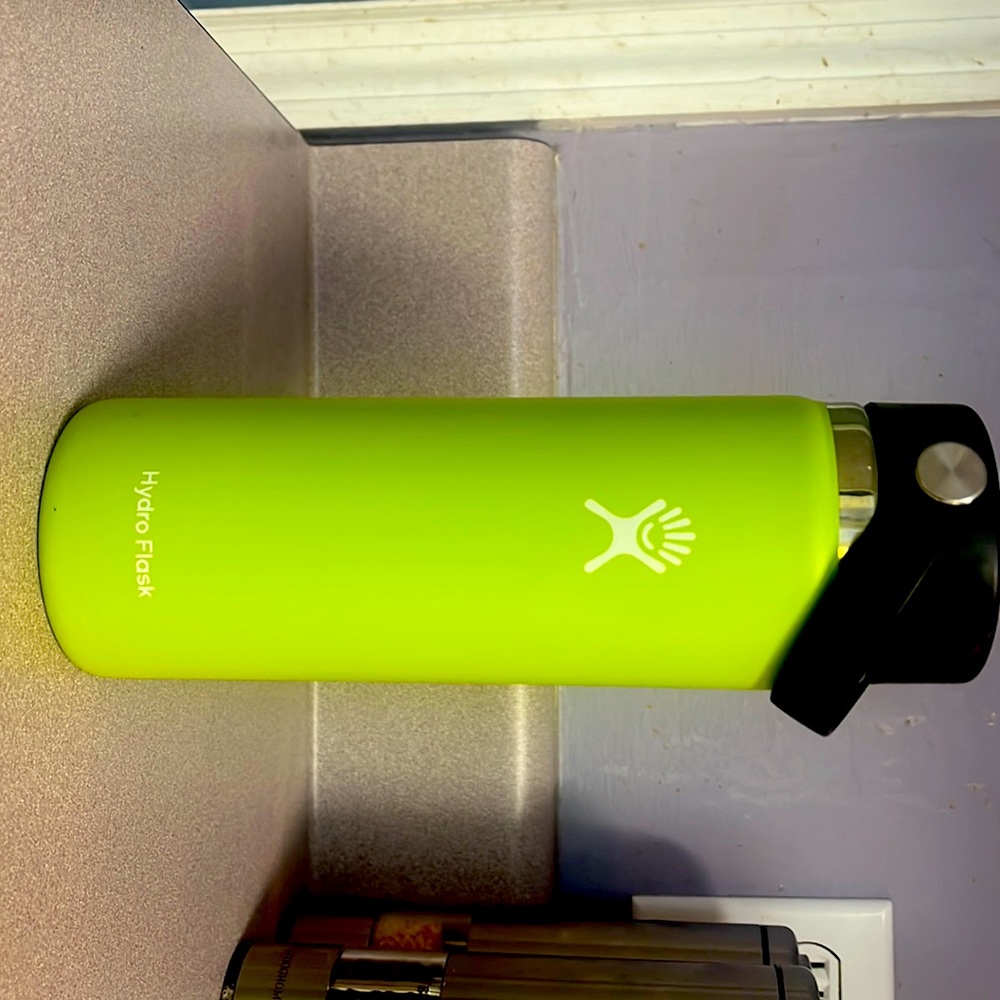 Hydro flask 20 oz wide mouth bottle